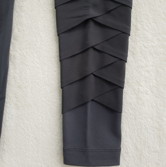 *RARE* Lululemon Grey Leggings with Mesh detail - Picture 9 of 11